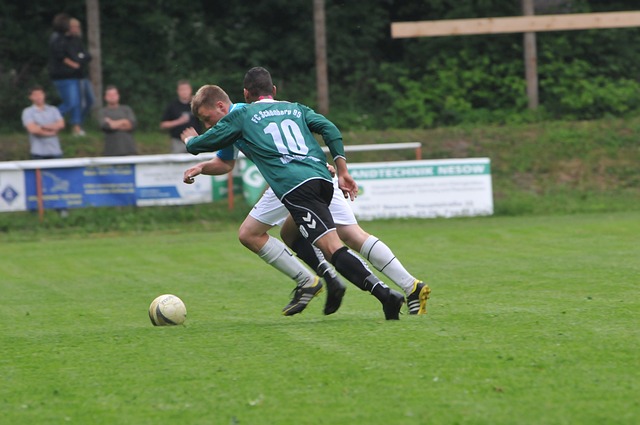 終以二比零 終以二比零