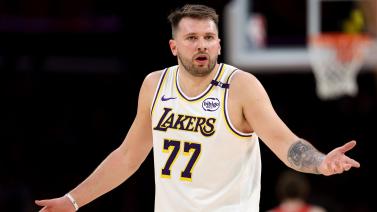 西超杯決賽皇馬1-3巴塞羅那 加維萊萬各一傳一射創紀錄 哈維執教巴薩首冠、隊史第14座西超杯冠軍.